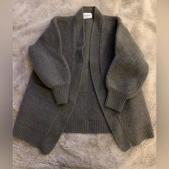 Cardigan - Picture 1 of 3